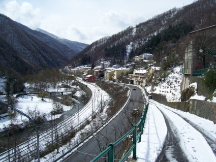  Image name: molino 2008 pasqua 044.jpg 
 width: 425 pixel 
 height: 319 pixel 
 Size: 136904 bytes 
 Click to enlarge 